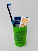 Junior-Zahnpflegebeutel grün mit Zahnbürste Modell Aktiv Junior im Kordelzugbeutel